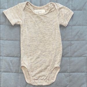 Cozys 3-6mo snap-suit